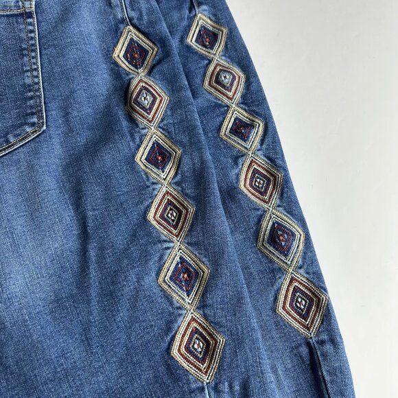 St John's Bay Women's Skinny Leg size 18 Embroidered Blue Jeans - Picture 4 of 15